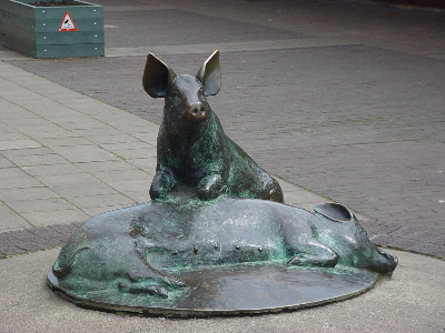 Sculpture of the pigs - Calne, Wiltshire